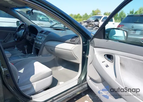 2010 Toyota Camry Le z USA, uszkodzony, nr VIN 4T1BF3EKXAU544983